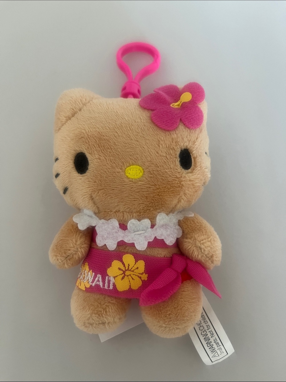 NWT Hello Kitty Pink Hawaiian Plush Keychain